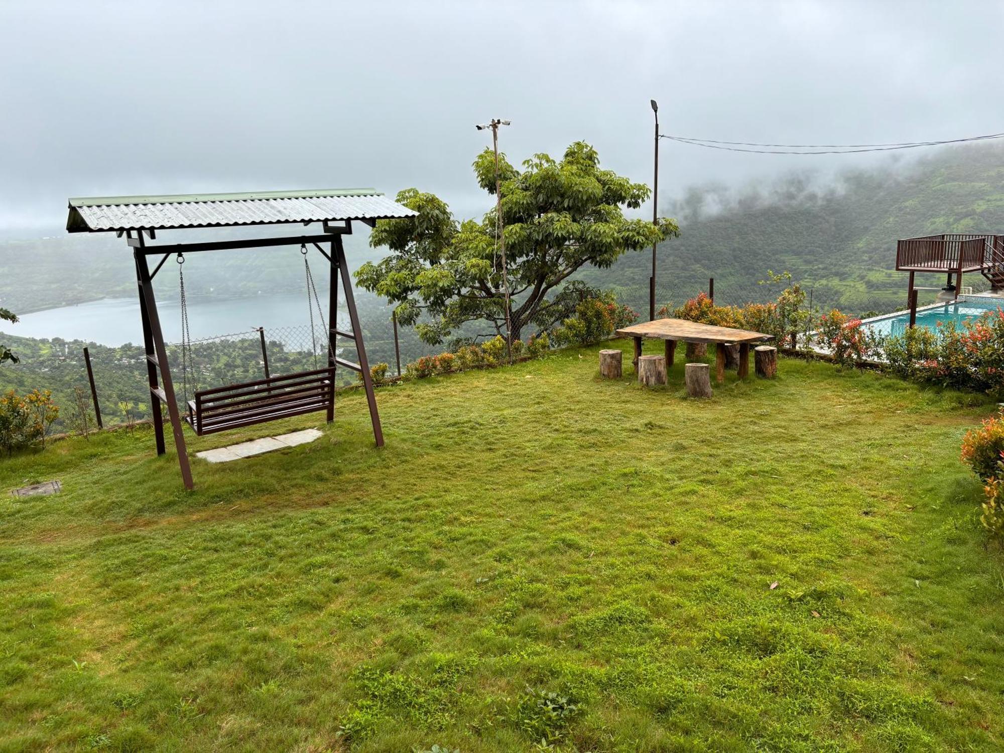 Paramount 3 Ac Bedrooms Hall Garden With Lake View พันช์กานี ภายนอก รูปภาพ