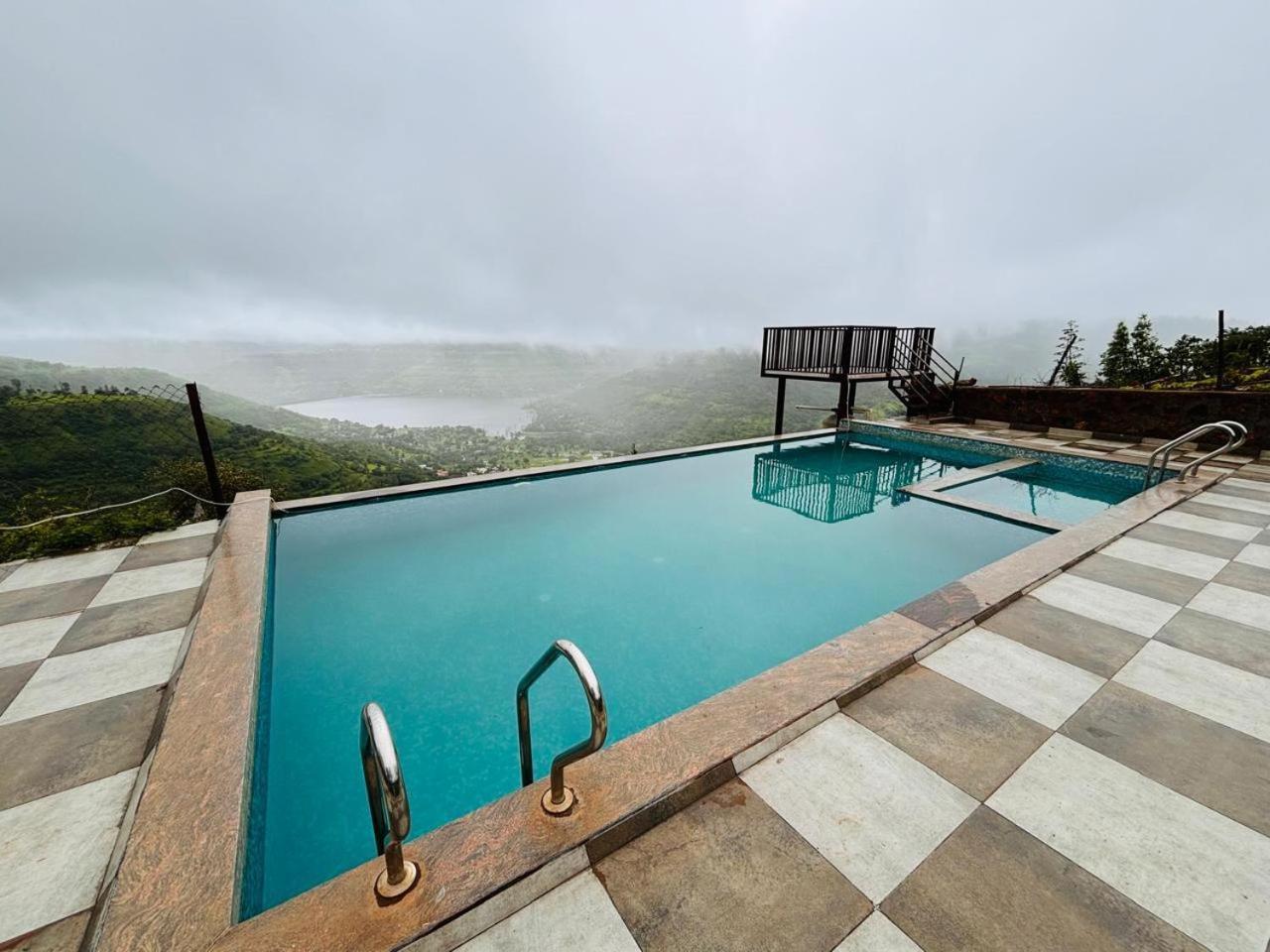 Paramount 3 Ac Bedrooms Hall Garden With Lake View พันช์กานี ภายนอก รูปภาพ