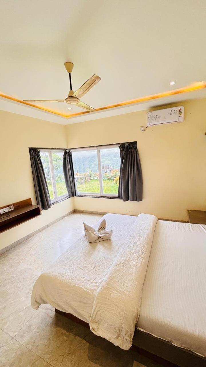 Paramount 3 Ac Bedrooms Hall Garden With Lake View พันช์กานี ภายนอก รูปภาพ