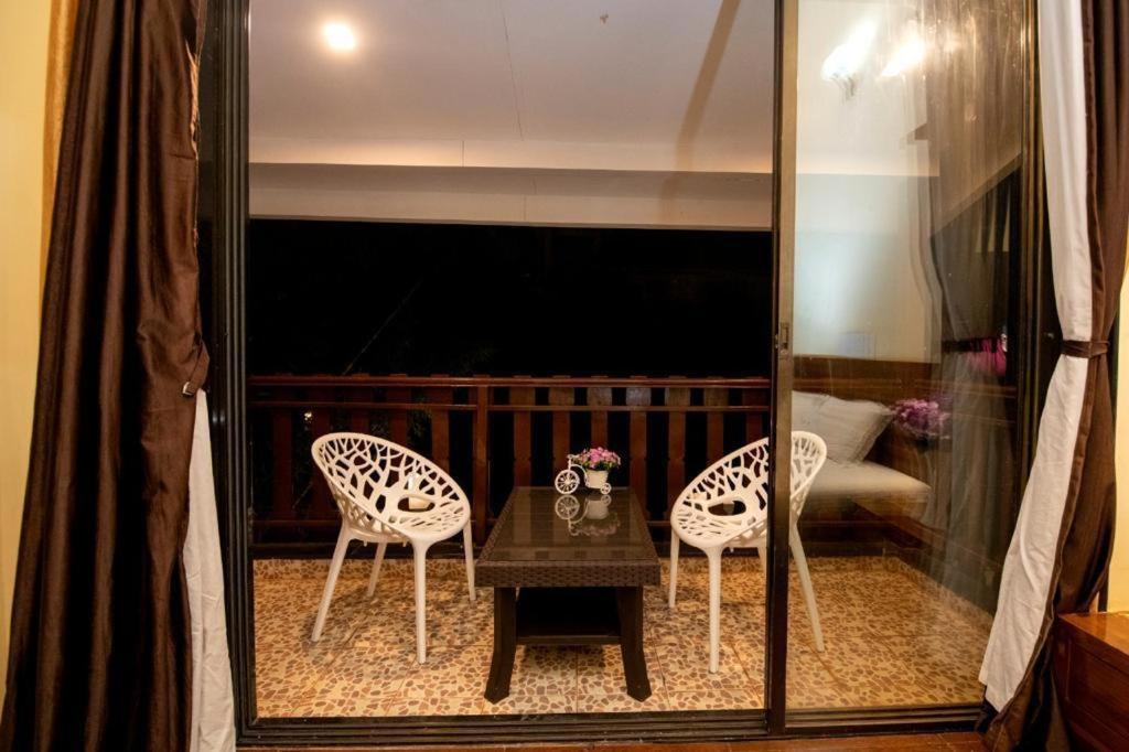 Paramount 3 Ac Bedrooms Hall Garden With Lake View พันช์กานี ภายนอก รูปภาพ