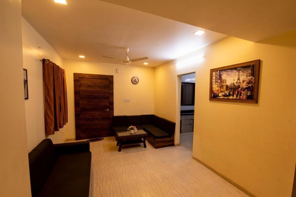 Paramount 3 Ac Bedrooms Hall Garden With Lake View พันช์กานี ภายนอก รูปภาพ