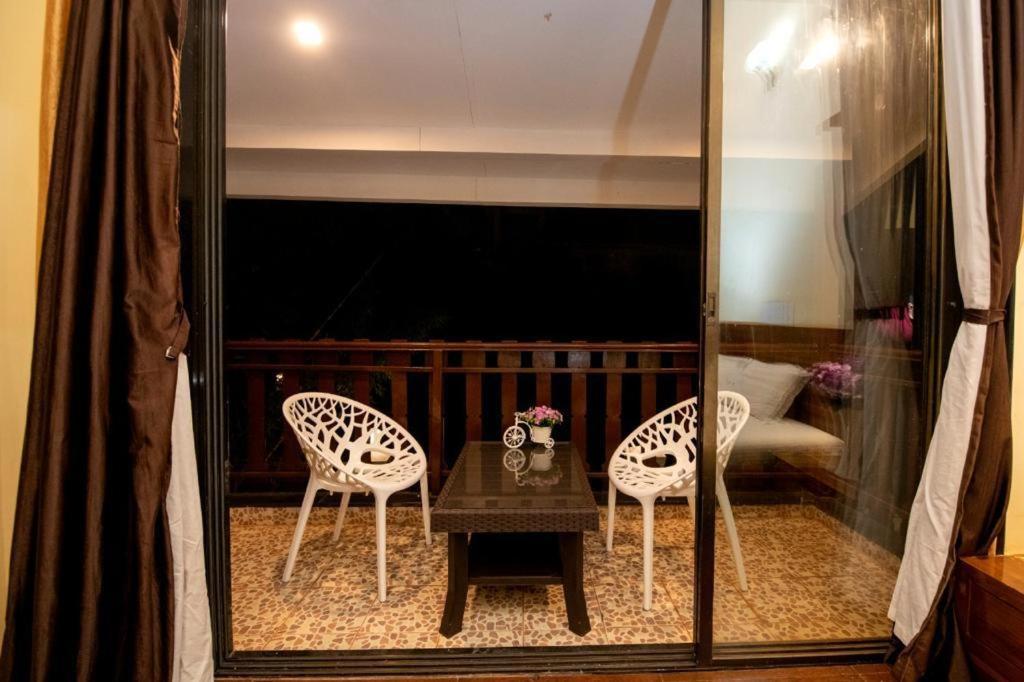 Paramount 3 Ac Bedrooms Hall Garden With Lake View พันช์กานี ภายนอก รูปภาพ