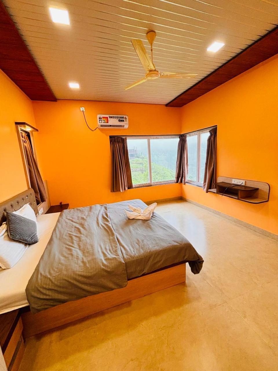 Paramount 3 Ac Bedrooms Hall Garden With Lake View พันช์กานี ภายนอก รูปภาพ