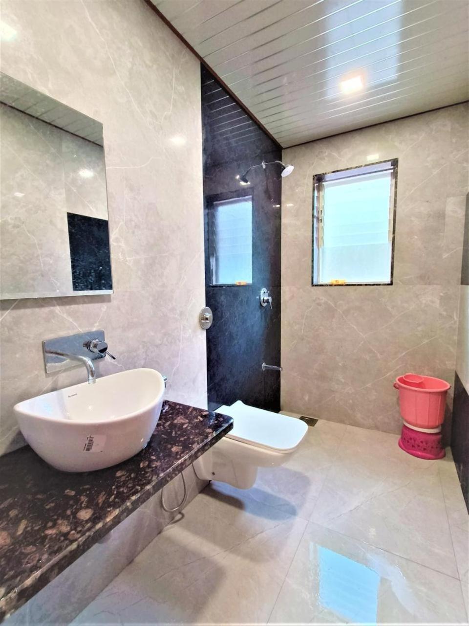 Paramount 3 Ac Bedrooms Hall Garden With Lake View พันช์กานี ภายนอก รูปภาพ